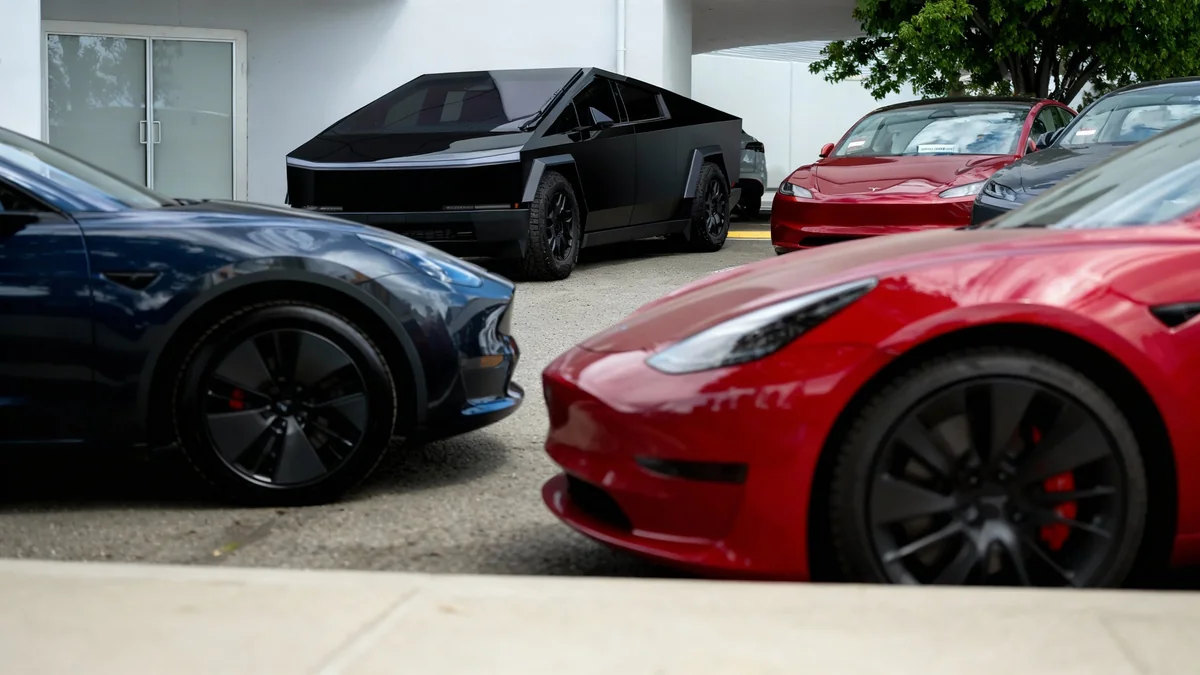 Tesla verliert wichtige Führungskräfte in Schlüsselprogrammen