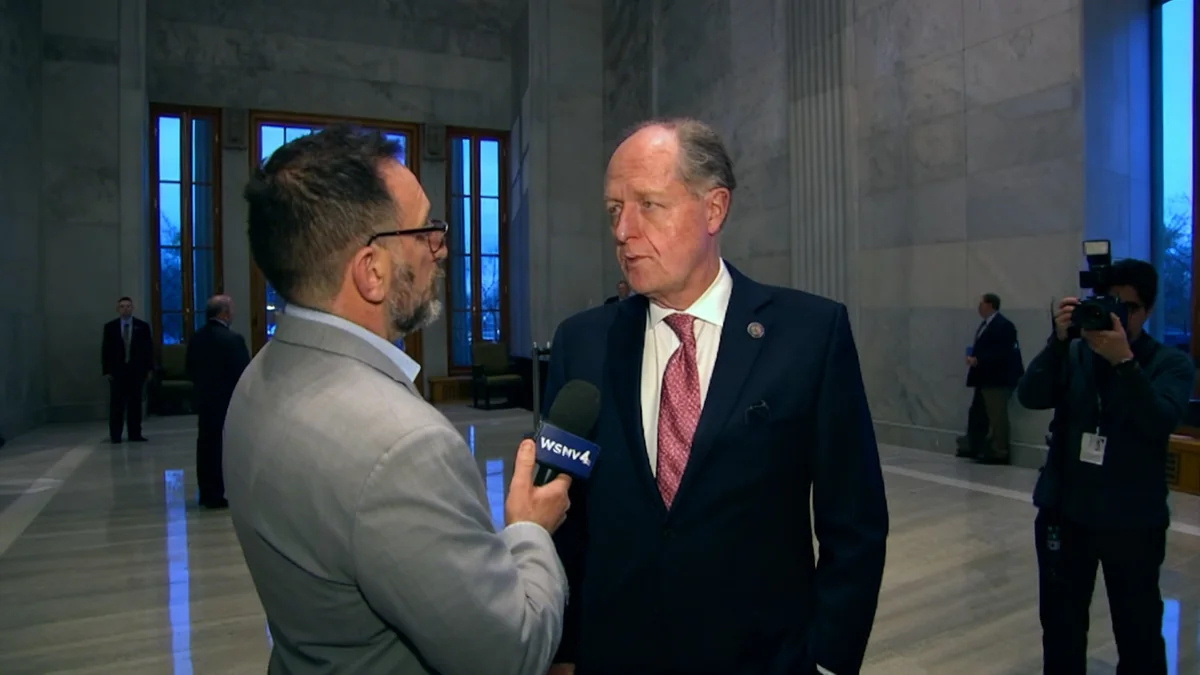 Tesla-Aktienkauf von Senator Jack Johnson wirft Fragen auf